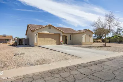 10524 W Buena Vista, Arizona City, AZ 85123 - Photo 1