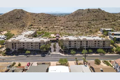 9820 N Central Avenue #324, Phoenix, AZ 85020 - Photo 1