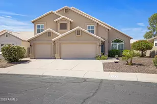 4207 E Rockledge, Phoenix, AZ 85044 - Photo 1