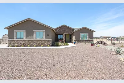 114 N Air Strip Road, Buckeye, AZ 85396 - Photo 1