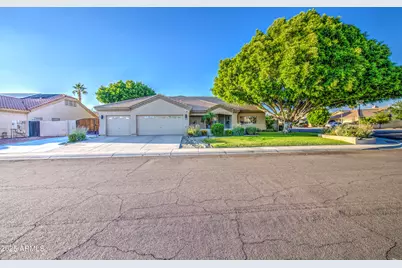 8748 W Maui, Peoria, AZ 85381 - Photo 1