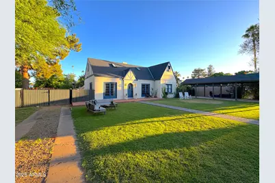 33 W Medlock, Phoenix, AZ 85013 - Photo 1