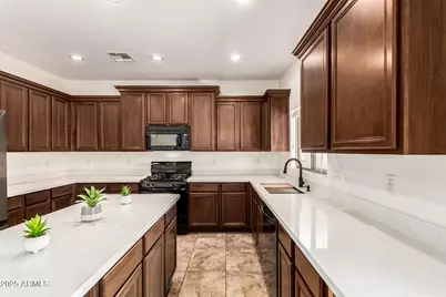 283 W Tahiti, Casa Grande, AZ 85122 - Photo 1