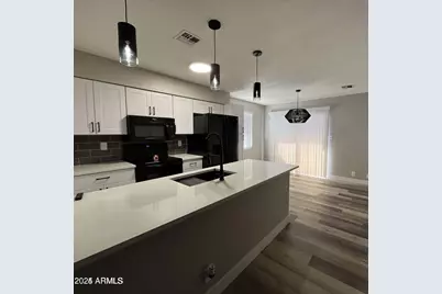 409 W Pontiac Drive #8, Phoenix, AZ 85027 - Photo 1