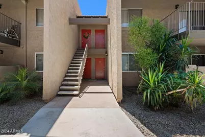 5525 E Thomas Road #Unit D4, Phoenix, AZ 85018 - Photo 1