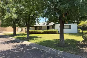 1447 E Town and Country, Phoenix, AZ 85014 - Photo 1