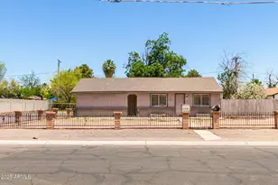 2401 N 27th St, Phoenix, AZ 85008 - Photo 1