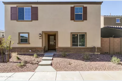 8225 W Albeniz, Phoenix, AZ 85043 - Photo 1