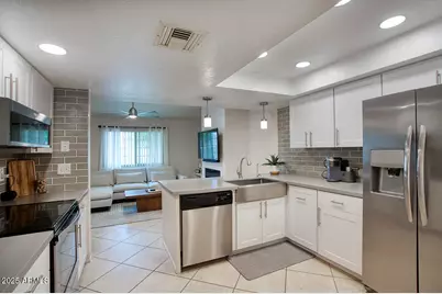 2020 W Union Hills, Phoenix, AZ 85027 - Photo 1