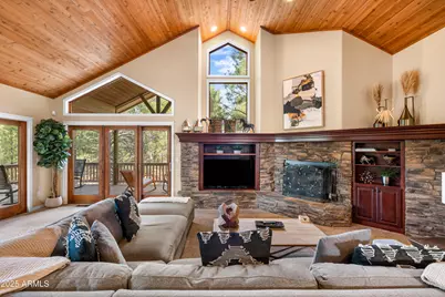 1018 N Amberwood Street, Flagstaff, AZ 86004 - Photo 1