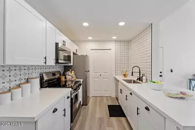 623 W Guadalupe, Mesa, AZ 85210 - Photo 1