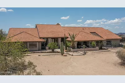 15 E Briles, Phoenix, AZ 85085 - Photo 1