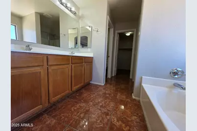 25748 W Siesta Way, Buckeye, AZ 85326 - Photo 20