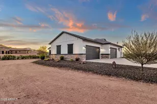 2071 W Butte Creek, San Tan Valley, AZ 85144 - Photo 1