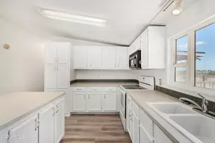 12107 S 215th Ln, Buckeye, AZ 85326 - Photo 6