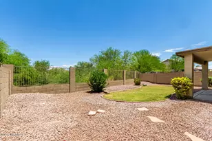 22394 W Desert Bloom St, Buckeye, AZ 85326 - Photo 12