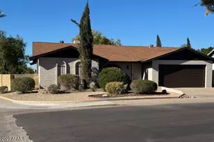 1102 E Grandview Rd, Phoenix, AZ 85022 - Photo 1