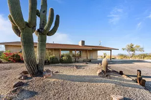 860 Falcon Dr, Wickenburg, AZ 85390 - Photo 1