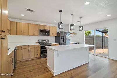 5208 S 44th, Phoenix, AZ 85040 - Photo 1