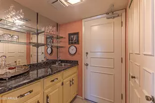 7344 E Rose Ln, Scottsdale, AZ 85250 - Photo 8