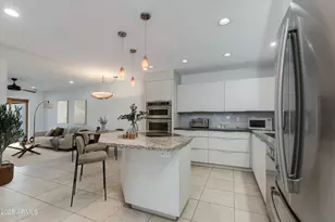 5333 N Las Casitas Pl, Phoenix, AZ 85016 - Photo 1