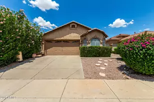 3242 E Kristal Way, Phoenix, AZ 85050 - Photo 1