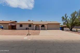 4231 E Grove, Phoenix, AZ 85040 - Photo 1