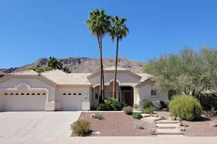 902 E Desert Flower Ln, Phoenix, AZ 85048 - Photo 1