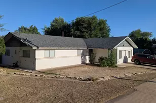 160 S Washington St, Saint Johns, AZ 85936 - Photo 1