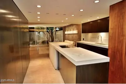 4401 N 40th Street #9, Phoenix, AZ 85018 - Photo 1