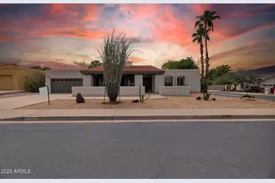 801 E Waltann Lane, Phoenix, AZ 85022 - Photo 1