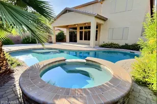 923 E Aquarius Pl, Chandler, AZ 85249 - Photo 1