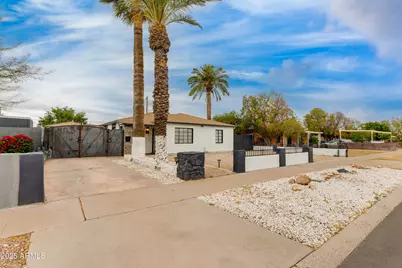 1529 E Edgemont Avenue, Phoenix, AZ 85006 - Photo 1