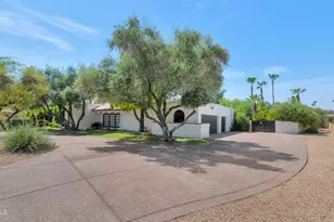 8712 N 68th St, Paradise Valley, AZ 85253 - Photo 1