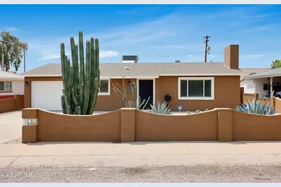 2411 W Cheery Lynn Road, Phoenix, AZ 85015 - Photo 1