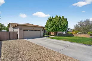 1331 E Kaler Dr, Phoenix, AZ 85020 - Photo 1