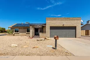 402 E Morrow Dr, Phoenix, AZ 85024 - Photo 1