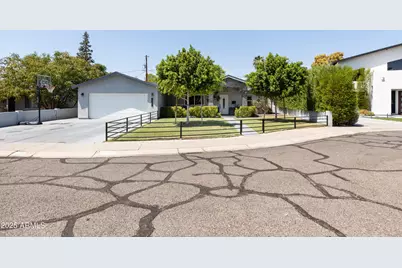 4020 N 33rd, Phoenix, AZ 85018 - Photo 1