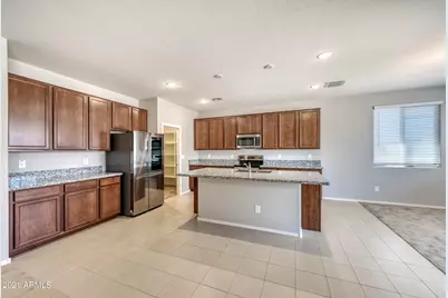 8410 W Palmaire Avenue, Glendale, AZ 85305 - Photo 1