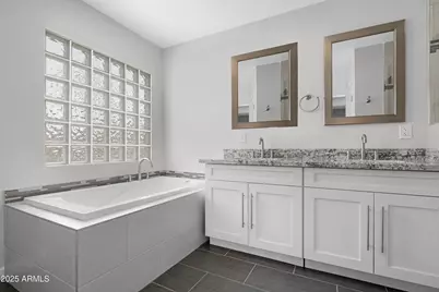 3001 N 43rd Place, Phoenix, AZ 85018 - Photo 26