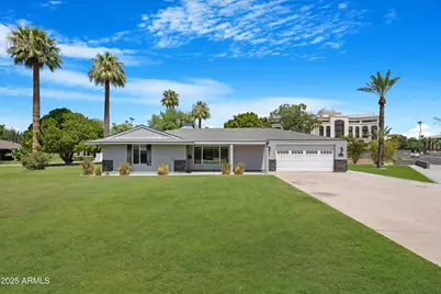 3001 N 43rd Place, Phoenix, AZ 85018 - Photo 2