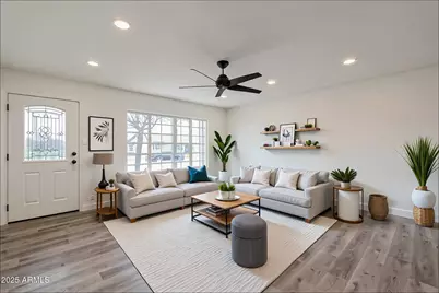 8124 E Whitton Avenue, Scottsdale, AZ 85251 - Photo 1