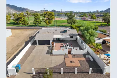 1121 E Townley Avenue, Phoenix, AZ 85020 - Photo 1