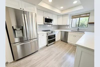 5330 N Central, Phoenix, AZ 85012 - Photo 1