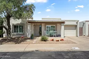 912 E Michelle Dr, Phoenix, AZ 85022 - Photo 1