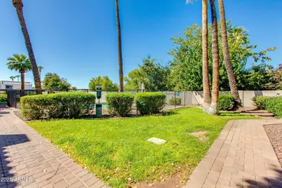3640 N 38th Street #205, Phoenix, AZ 85018 - Photo 36