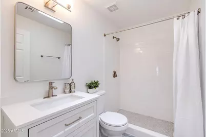 3640 N 38th Street #205, Phoenix, AZ 85018 - Photo 28