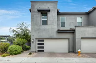 3023 N 37th Pl, Phoenix, AZ 85018 - Photo 1