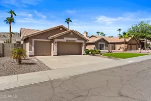 330 E South Fork Dr, Phoenix, AZ 85048 - Photo 1