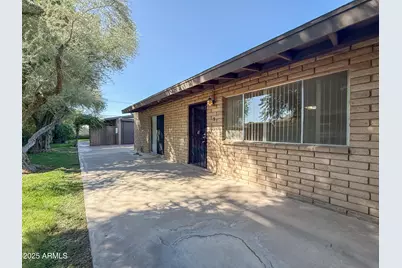 2219 W Morten Avenue #Apt 5, Phoenix, AZ 85021 - Photo 1